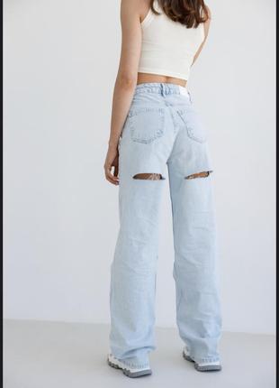 Голубые джинсы с разрезами сзади в стиле zara