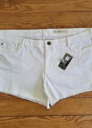 Женские джинсовые шорты, размер евро 46, цвет молочный4 фото