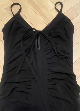 Стильное черное короткое платье в обтяжку4 фото