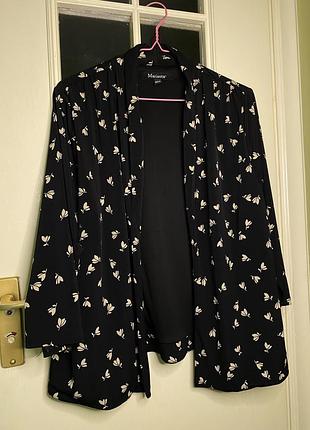 Чорна жіноча сорочка з принтом стильна з підкладкою якісна вільного крою кофта з рукавом 3/4 блуза2 фото