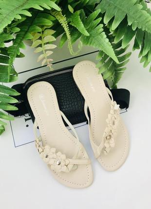 Шлепанцы бежевые на каждый день / 36