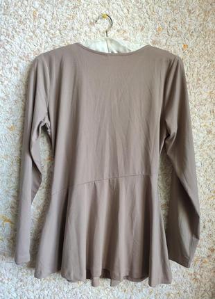 Бежевая кофта женская нарядная блуза с вырезом с баской италия chiara forthi milano2 фото