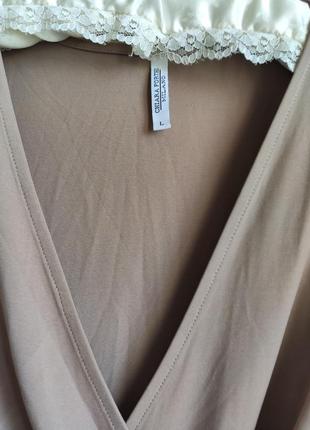 Бежевая кофта женская нарядная блуза с вырезом с баской италия chiara forthi milano6 фото