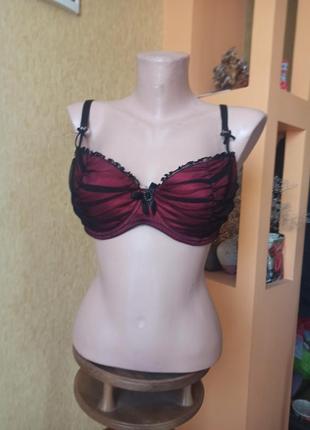 Бюстгальтер фирмы ann summers