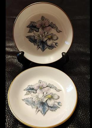 Винтажные блюдца  royal worcester fine bone china
