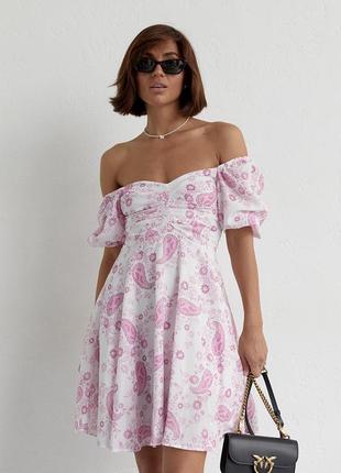 Женское лавандовое шифновое летнее платье мини с драпировкой спереди3 фото