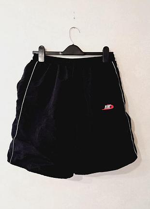 Чорні шорти nike