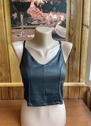 Кроп топ майка короткая швы имитация кожи