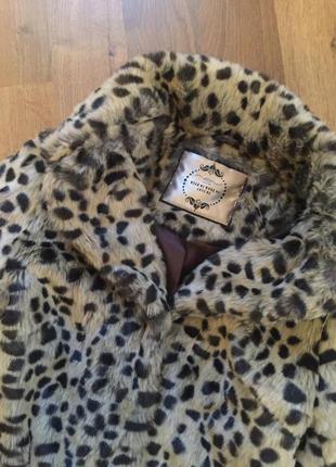 Гарна шубка new look