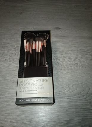 Набір кистей в чорній підставці bh cosmetics bh signature rose gold 13 piece brush set1 фото