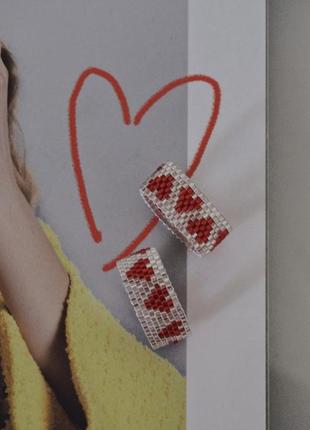 Кольцо сердце красное белое из бисера широкое сердечко стильное1 фото