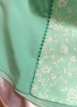 Красивая легкая блузка мятного цвета9 фото