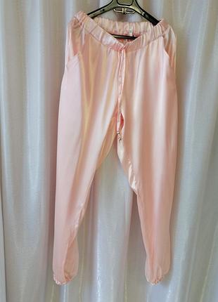 Штани атлас .....размір 50-52 виміри** штани талія на гумці піт 41 см тягнеться на 57 (є декоративна