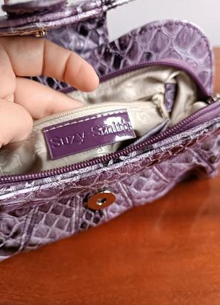 Клатч под кожу питона 25*15 см suzy smith лаковая фиолетовая сумка3 фото