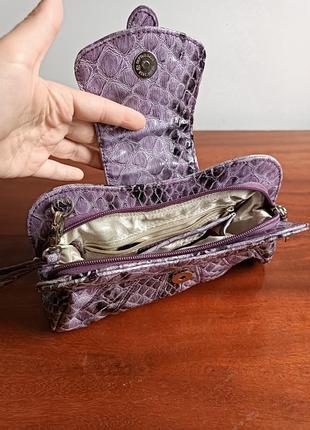 Клатч под кожу питона 25*15 см suzy smith лаковая фиолетовая сумка5 фото