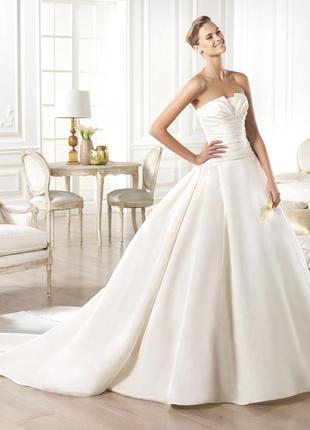 Розкішне весільне плаття pronovias