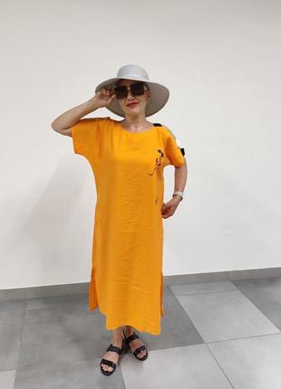 Женское платье с принтом оранжевое9 фото