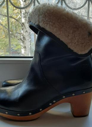 Фірмові шкіряні чоботи ugg.