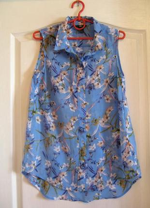Блуза без рукавов в цветочный принт