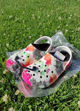 Крокси 🟥crocs classic lined tie dye clog black/multi2 фото