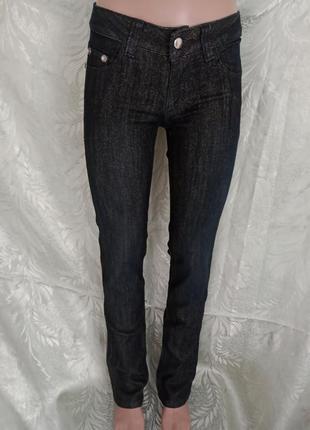 Фирменные новые джинсы 👖 с золотистой нитью вышивкой8 фото