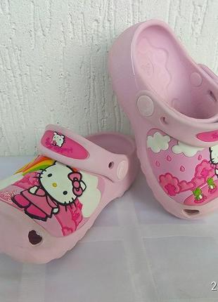 Шлепки  crocs (hello kitty) р.22