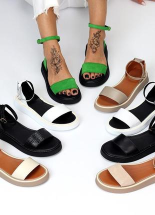 Босоніжки натуральні