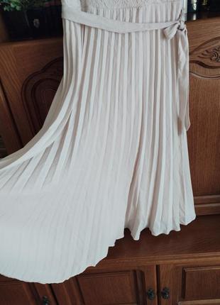 Невероятно нежное праздничное платье кружево плиссе dorothy perkins бежевое ажур меди6 фото