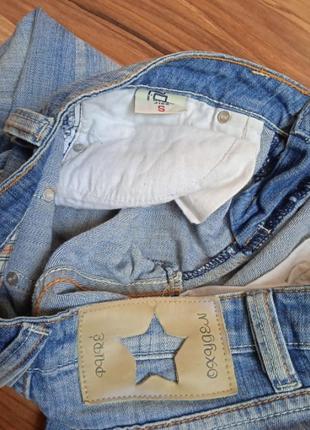 Стильные рваные джинсы9 фото