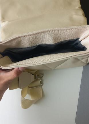 Модна молочна кремова бежева сумка каркасна багет жіноча сумочка нова але з дефектом 31456 фото