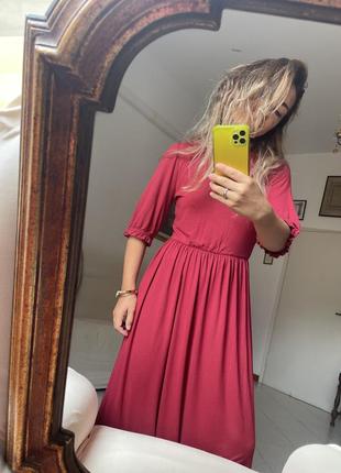 Красивое платье бордо цвета из вискозы хs2 фото