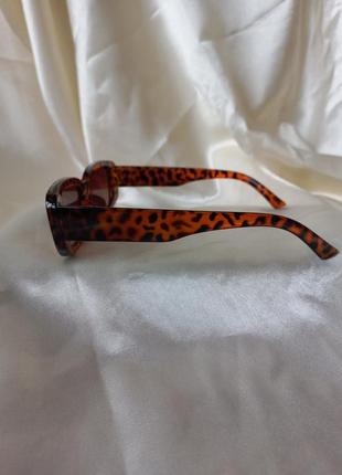 Модні сонцезахисні окуляри леопардові вузькі ретро окуляри 70034 фото
