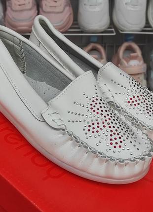 Белые кожаные деми  туфли мокасины для девочки