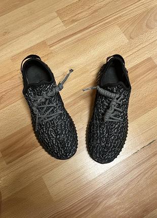 Кроссовки adidas yeezy boost р.38
