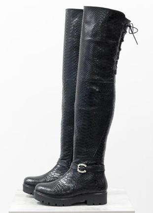 Эксклюзивные кожаные  ботфорты с текстурой питон ,сзади шнуровка4 фото
