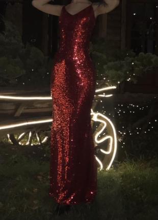 Нарядное красное платье в паетки3 фото
