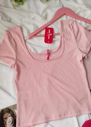 Стильный топ футболка розовая в рубчик с глубоким вырезом и открытой спиной до короткого рукава по фигуре кофта2 фото