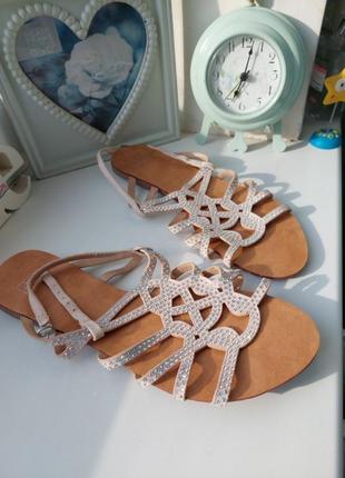 Босоножки сандалии