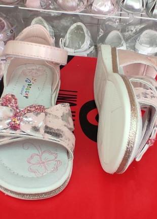 Розовые босоножки сандалии для девочки с пяткой зайцы3 фото