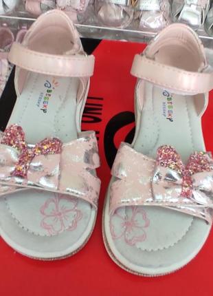 Розовые босоножки сандалии для девочки с пяткой зайцы5 фото