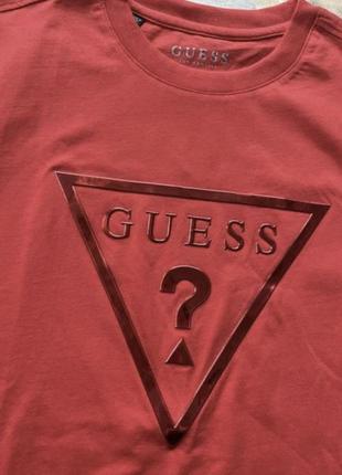Новая красная футболка guess3 фото