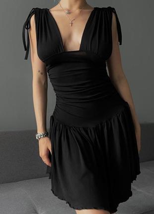Сукня з декольте чорна біла3 фото
