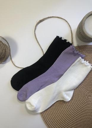 Однотонные носки, высокие, с рюшами2 фото