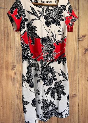 Плаття жіноче з квітами, класичне