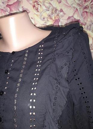 Черная блуза из прошвы с рюшами5 фото