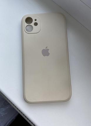 Оригінальний чохол на 11 iphone в бежевому кольорі