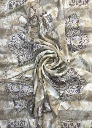 Изысканнейший платок из натурального шелка от знаменитого бренда1 фото