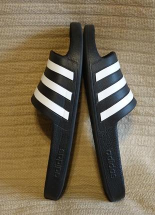 Чорні фірмові шльопанці — сланці adidas adilette aqua 40 1/2 р.7 фото