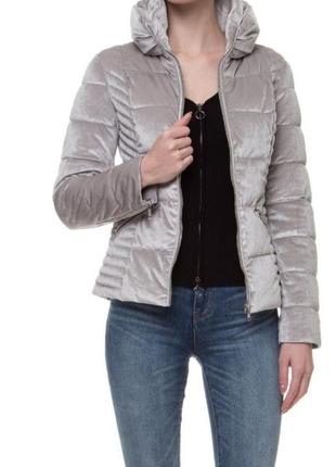 Продам оригинальную осенне- весеннюю куртку  guess, размер xs