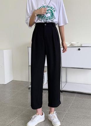 Черные брюки на резинке